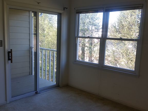 3rd image of 619 College Ave