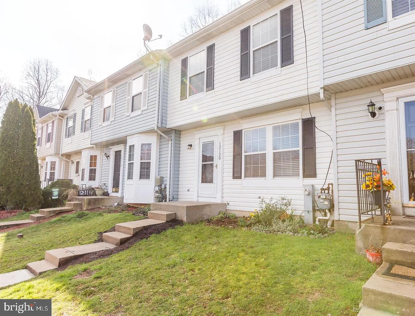 3 bed, 2.0 bath, 1160 sqft, $1,900 — Photo 3