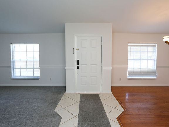 3rd image of 4667 Villa Capri Ln