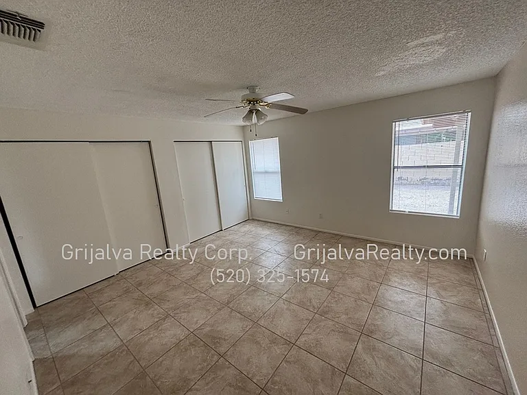 1821 W Mountain Oak Ln — Photo 13