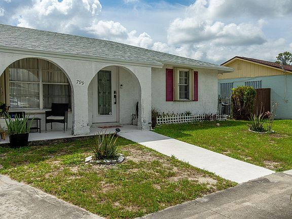 3rd image of 799 Ilene Road E