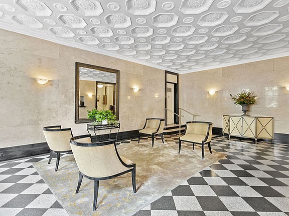 5th image of 310 W 72nd St #15B