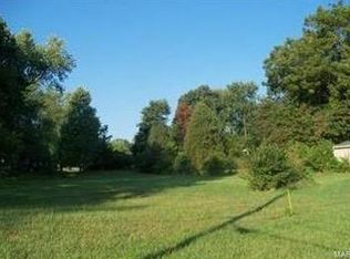 880 Victory Dr, Saint Louis, MO