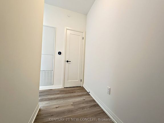 3rd image of 280 Dundas St W #1602