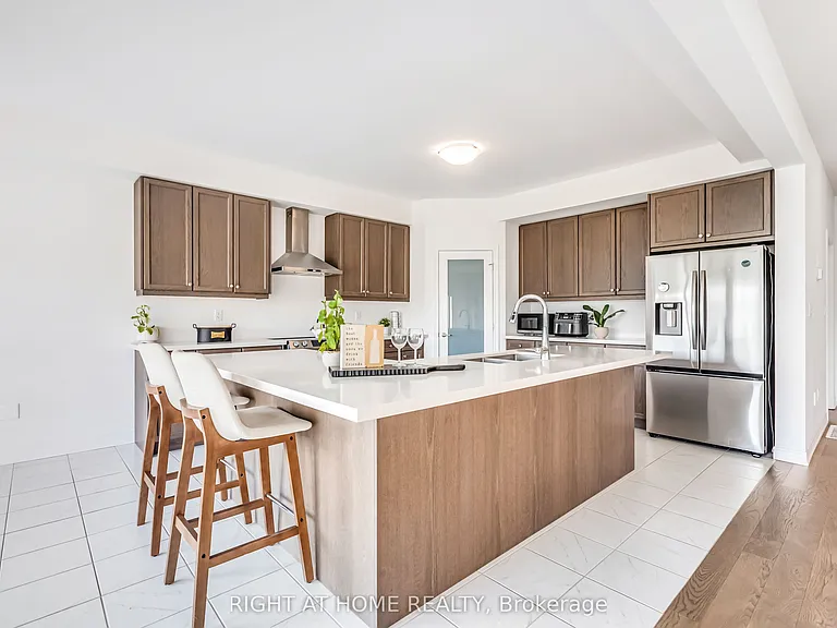 330 Gillespie Dr — Photo 18