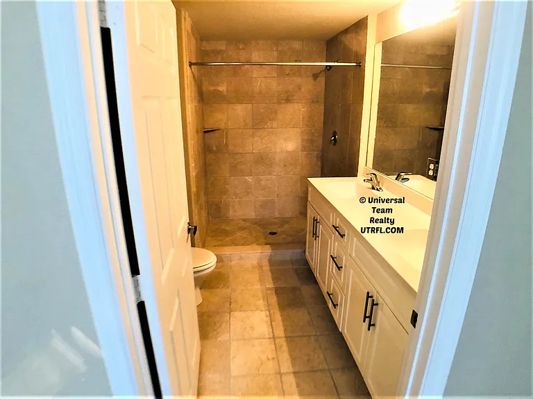 Master bathroom 2