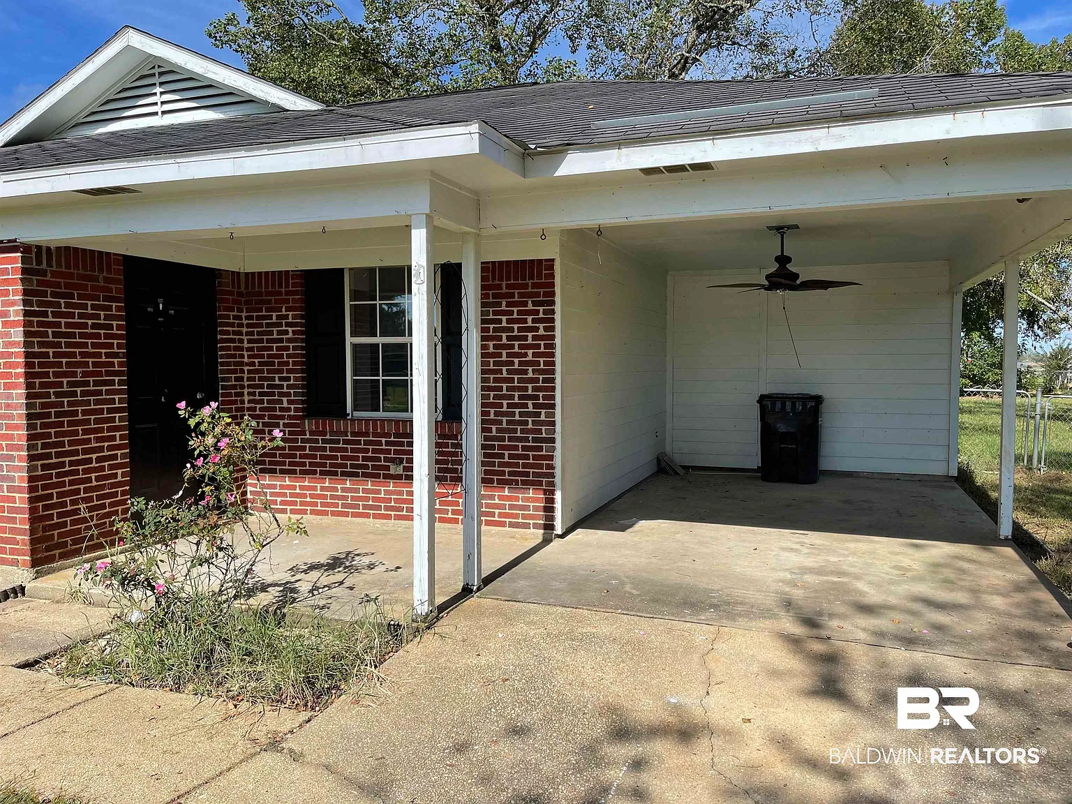 3 bed, 1.0 bath, 1010 sqft, $1,650 — Photo 3