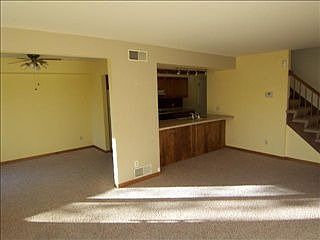 5th image of 627 Wellington Dr