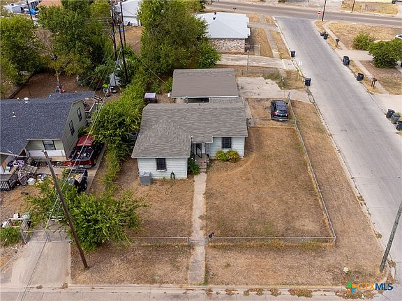 5th image of 801 S 2nd St