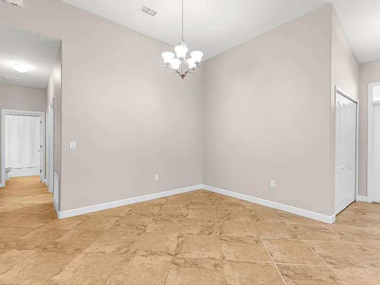 1317 Gleneagles Ln — Photo 3