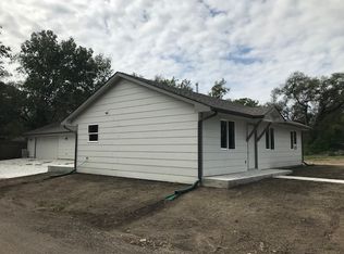 445 E 15th Ave, Augusta, KS 67010