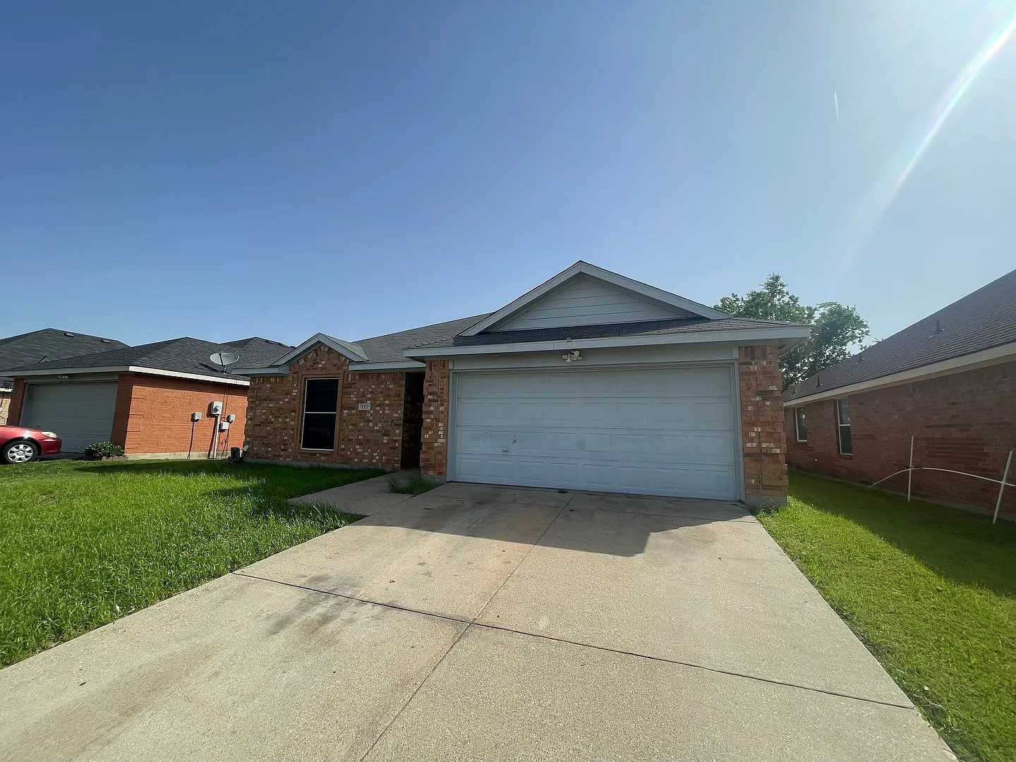 Super 4-2-2 brick home! — Photo 1