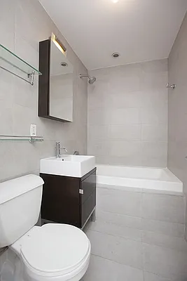 Sold by Nest Seekers International | media 4