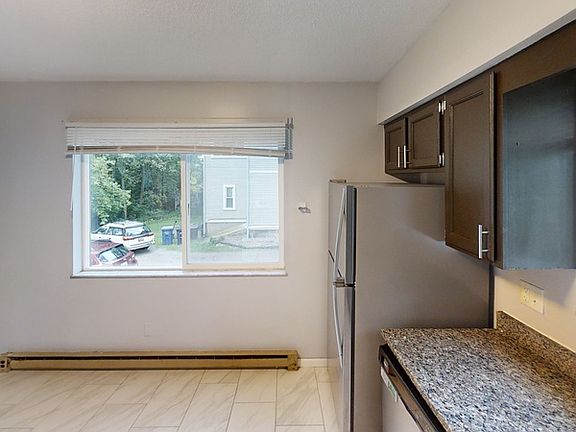 3rd image of 1302 W Huron St