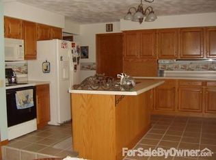 908 High Point Dr, Pioneer, OH