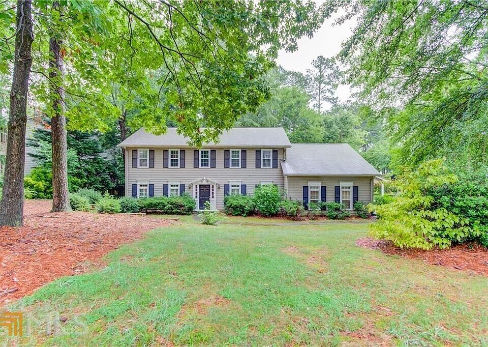 1st image of 3201 Normandy Cir NE
