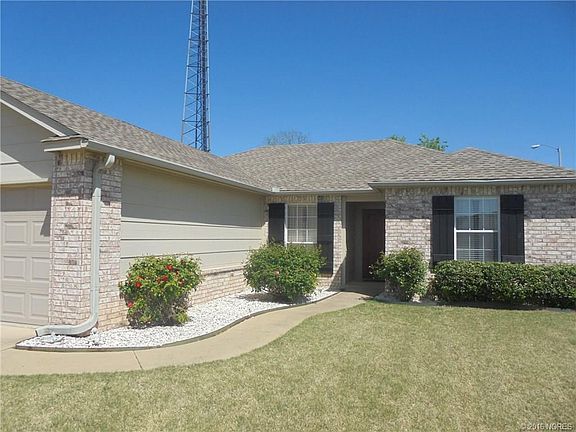 3rd image of 2917 Village Dr