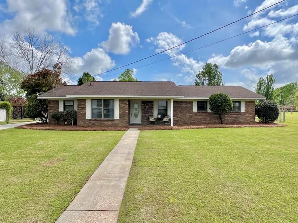 509 W Lily St, Hartford, AL 36344