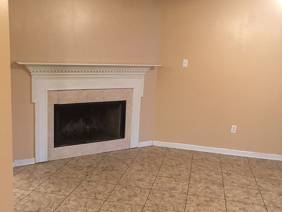 2nd image of 688 Sabre Dr