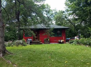 18950 Lake Ave, Deephaven, MN 55391