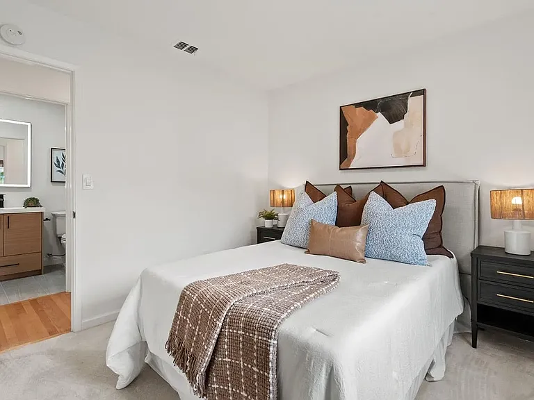 7242 Sharon Dr — Photo 11