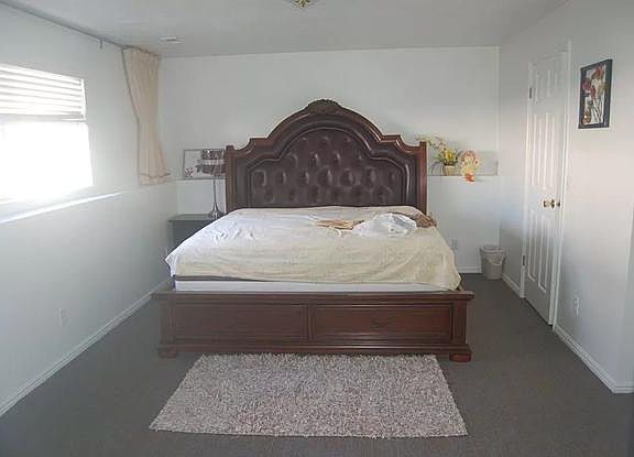 4th image of 108 W Clay Park Dr