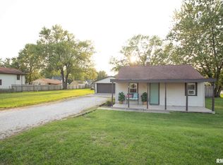 201 4th St, Colona, IL 61241