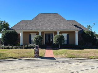 101 Longwood Dr, Thibodaux, LA 70301