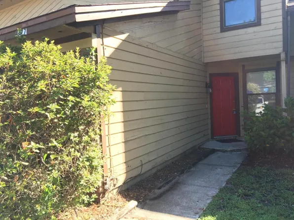 4777 Barnes Rd, Jacksonville, FL 32207