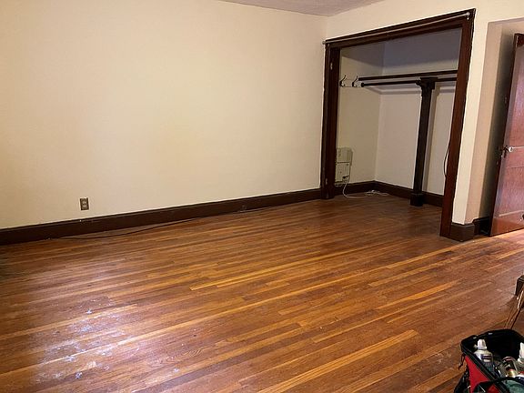 2nd image of 18 W Wyoming Ave APT 9
