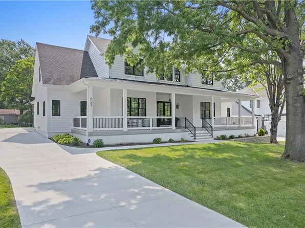 4723 Belinder Ave, Westwood, KS 66205