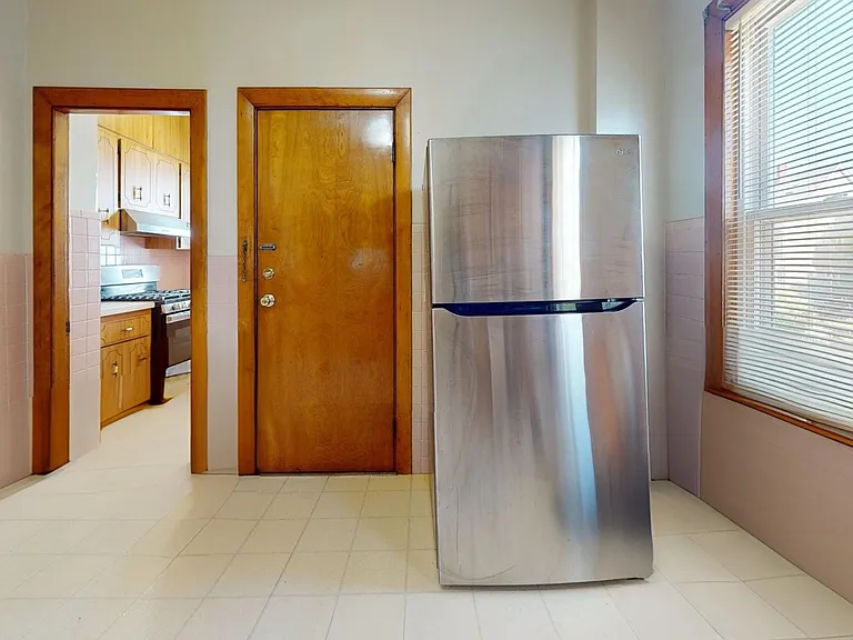 72 Clinton St #2 — Photo 7