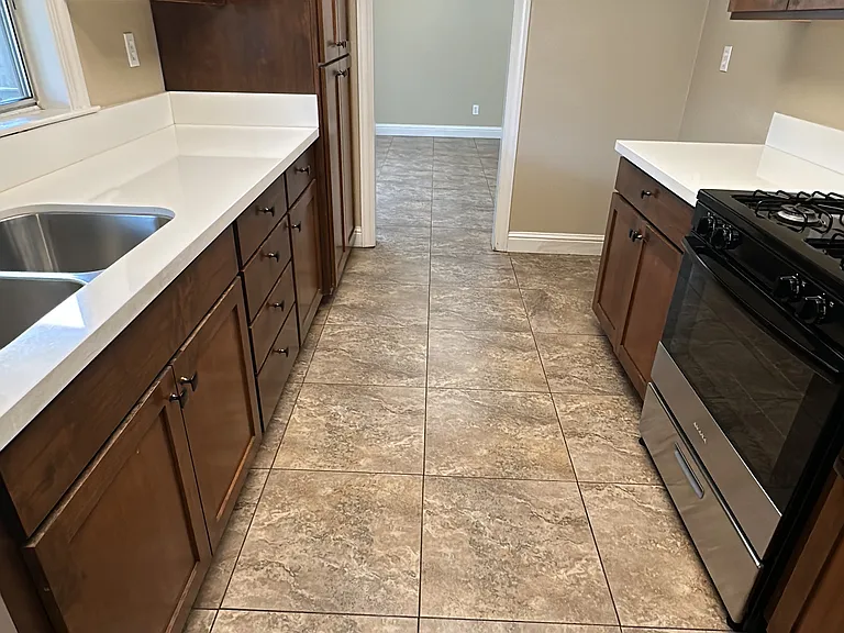 2109 Manitoba Ct — Photo 4