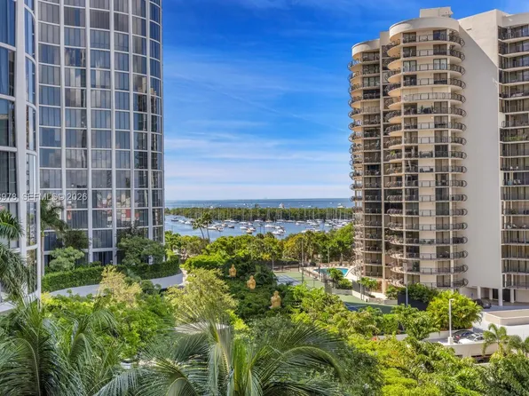 2831 S Bayshore Dr Unit 702, Miami, FL 33133