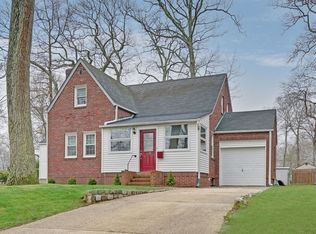 188 Elmwood Rd, Oakhurst, NJ 07755