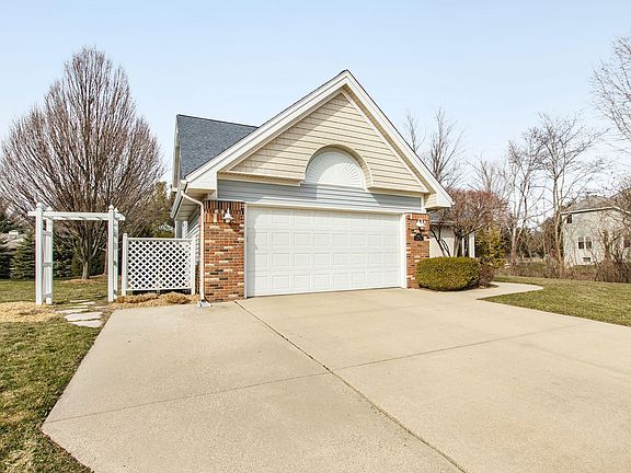3rd image of 609 Jasmine Dr