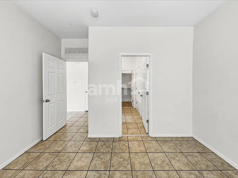 124 E Calle Puente Azul — Photo 9