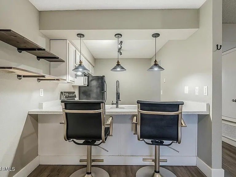 1826 N Spg #201 — Photo 3