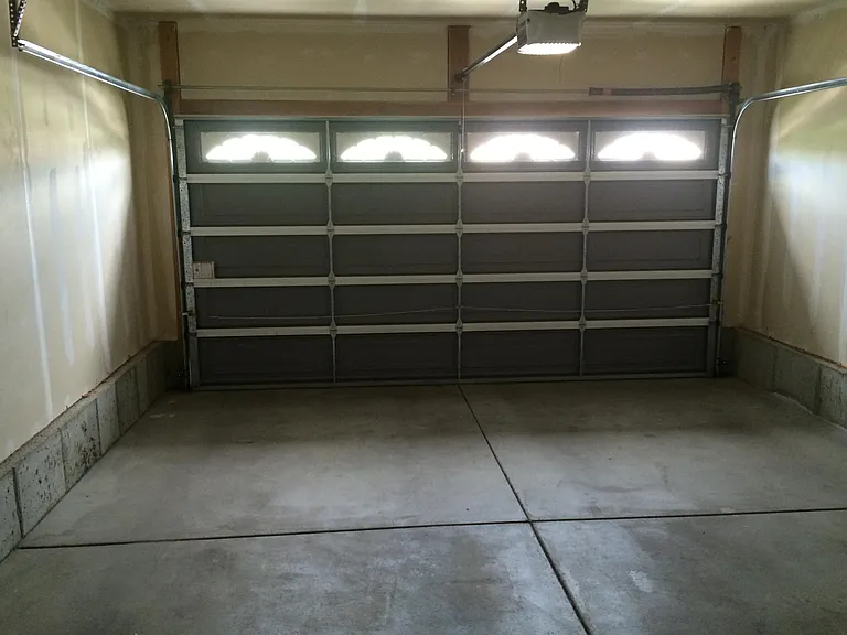 733 N Bradford Dr — Photo 10