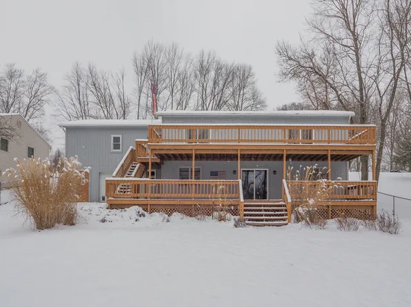 41323 Waukeenah Dr, Paw Paw, MI 49079
