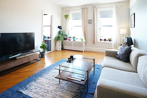 Sold by Winzone Realty Inc | media 21