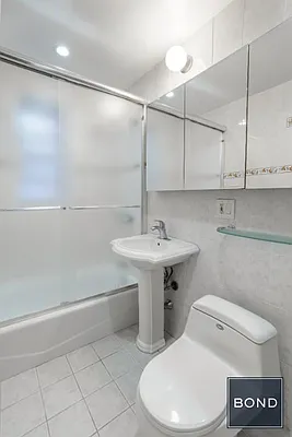 Rented by Bond New York | media 25