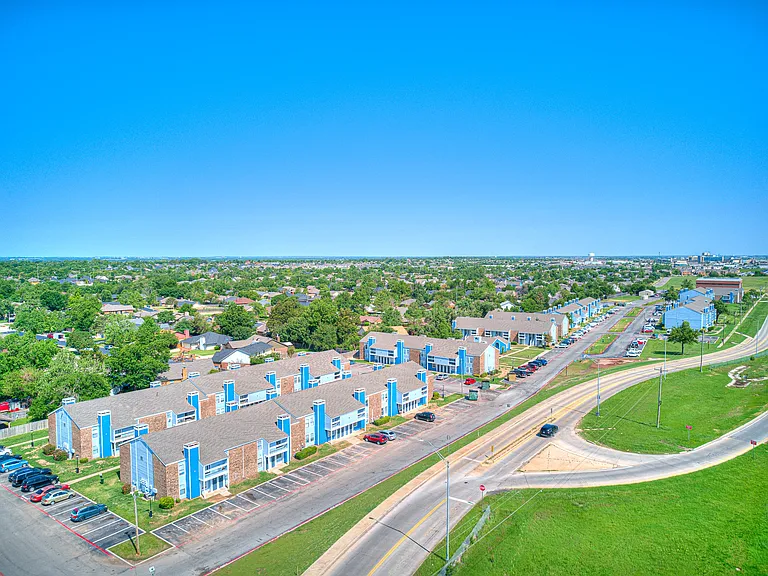 Diamond Creek Apartments — Photo 23
