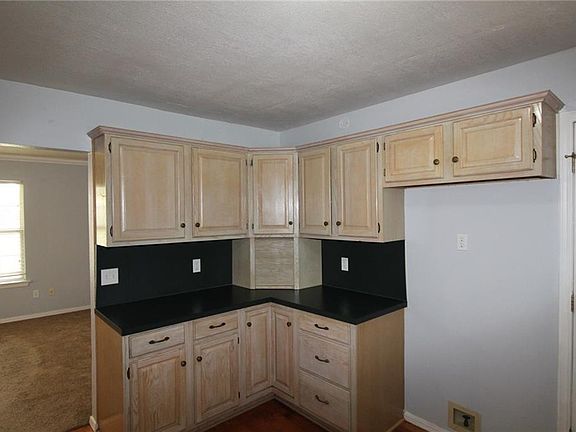 4th image of 3025 SE 20th St