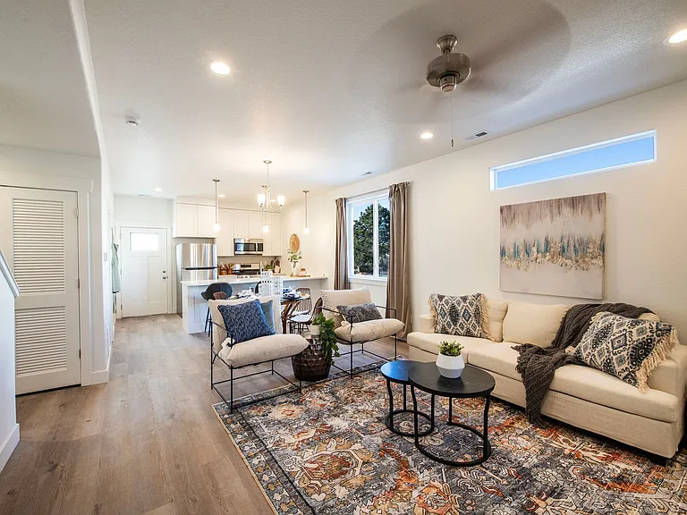 1506 Tyram Grv #101 — Photo 24