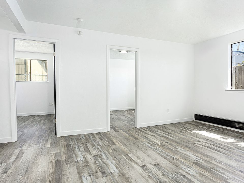 1st image of 160 136th St S APT 3
