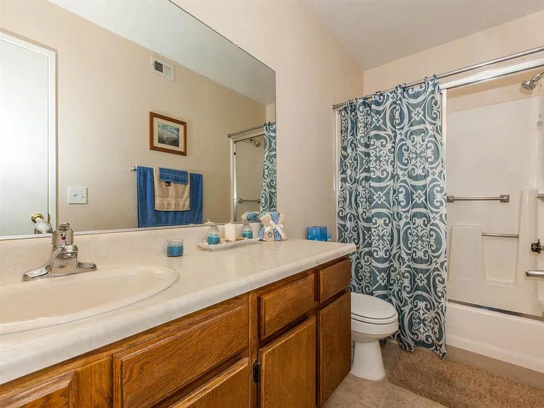Carmel Apartments — Photo 32