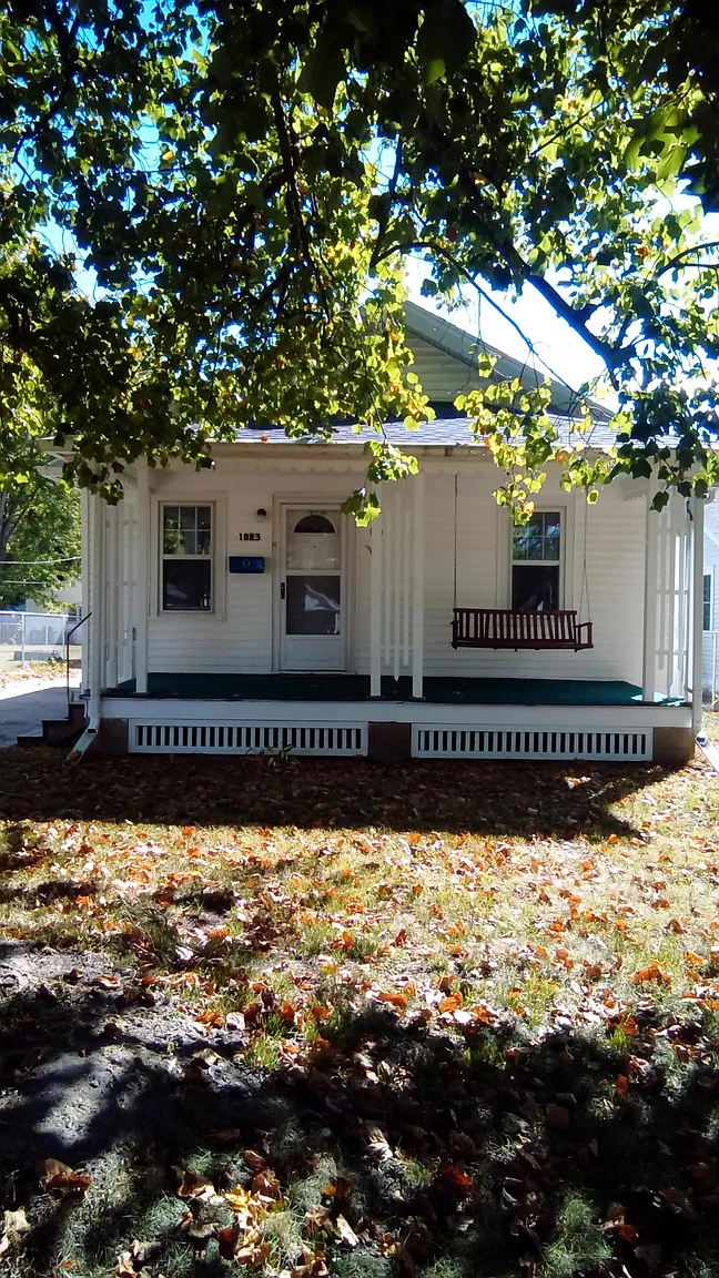 1823 W Center St photo 1