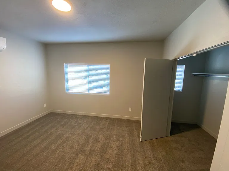 560 S Main St — Photo 12