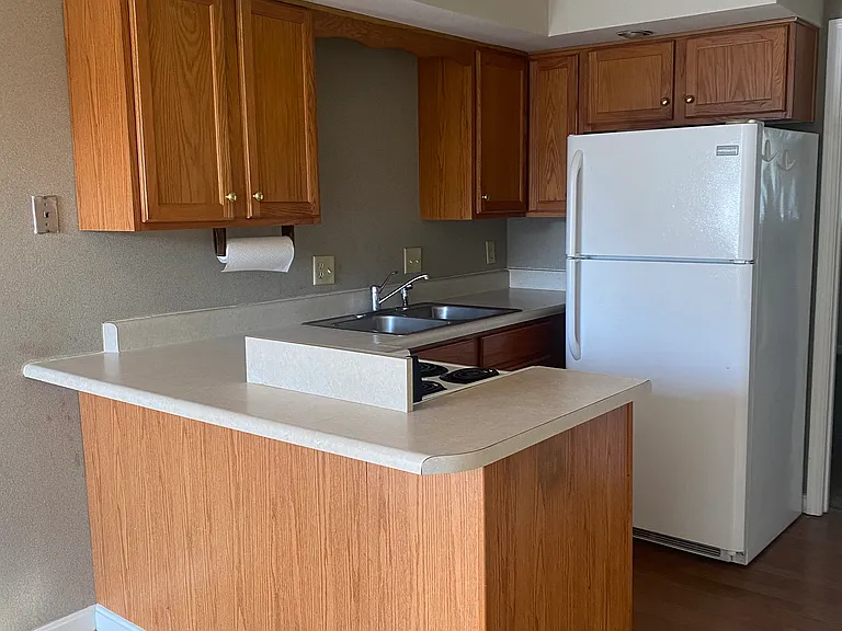 2108 Lincoln Ave #9 — Photo 3